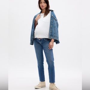 Never worn Gap maternity jeans size 28/8 Regular